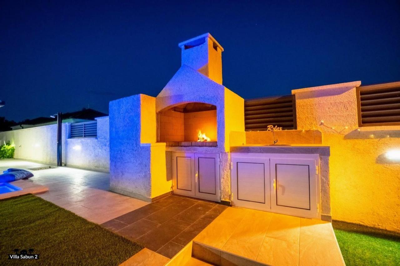 Villas Sabun - Modern House With Heated Pool Privlaka  Ngoại thất bức ảnh