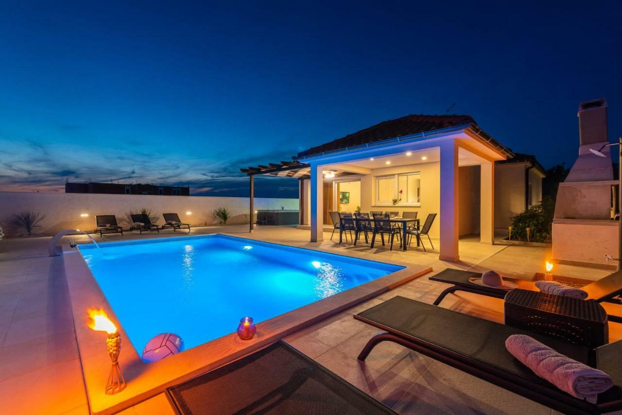 Villas Sabun - Modern House With Heated Pool Privlaka  Ngoại thất bức ảnh