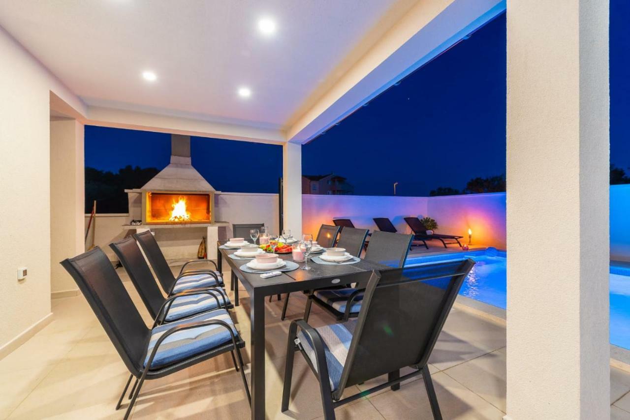 Villas Sabun - Modern House With Heated Pool Privlaka  Ngoại thất bức ảnh