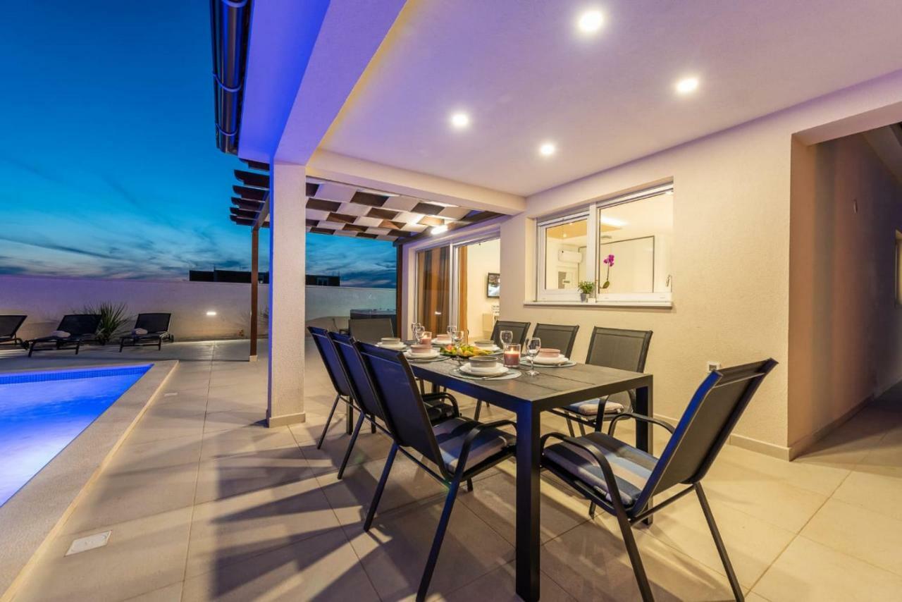 Villas Sabun - Modern House With Heated Pool Privlaka  Ngoại thất bức ảnh